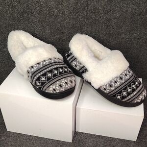 Elegant Black and White Women's Slippers